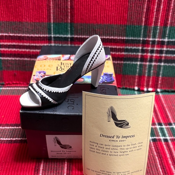 Just The Right Shoe Black and White Heels - Picture 2 of 5